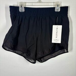 NWT Athleta Mesh Racer Run Athletic Short 4” in Black. Small